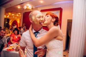 ТОП-10 самых глупых конкурсов на свадьбу